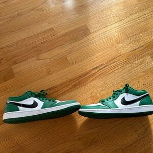 Air Jordan 1 Low Pine Green